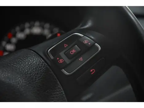 VOLKSWAGEN Jetta 2.0 4P FLEX COMFORTLINE TIPTRONIC AUTOM�TICO, Foto 19