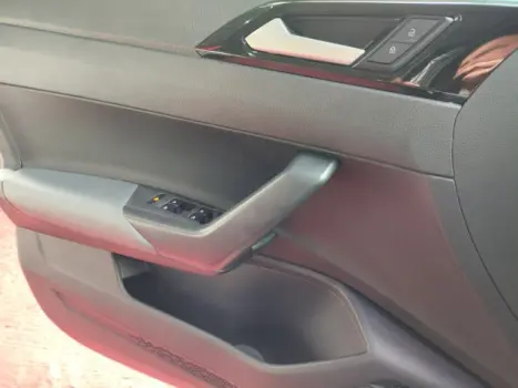 VOLKSWAGEN Nivus 1.0 4P FLEX 200 TSI HIGHLINE TURBO AUTOMTICO, Foto 10