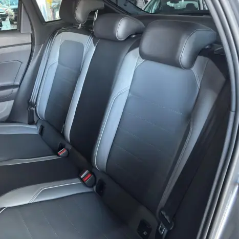 VOLKSWAGEN Nivus 1.0 4P FLEX 200 TSI HIGHLINE TURBO AUTOMTICO, Foto 8