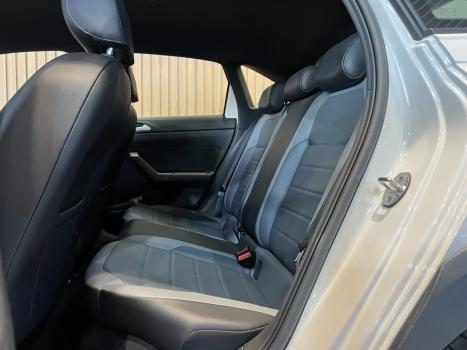 VOLKSWAGEN Nivus 1.0 4P FLEX 200 TSI HIGHLINE TURBO AUTOM�TICO, Foto 19