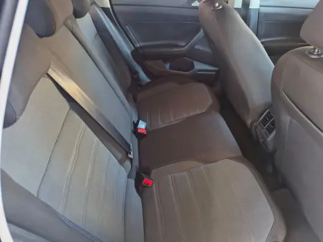 VOLKSWAGEN Nivus 1.0 4P FLEX 200 TSI COMFORTLINE TURBO AUTOM�TICO, Foto 13