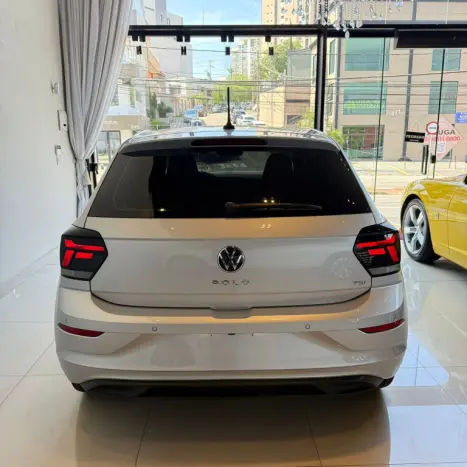 VOLKSWAGEN Polo Hatch 1.0 4P 170 TSI HIGHLINE AUTOMÁTICO, Foto 5 VOLKSWAGEN Polo Hatch 1.0 4P 170 TSI HIGHLINE AUTOMÁTICO, Foto 5