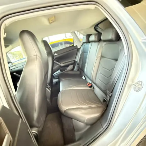 VOLKSWAGEN Polo Hatch 1.0 4P 170 TSI HIGHLINE AUTOMÁTICO, Foto 9 VOLKSWAGEN Polo Hatch 1.0 4P 170 TSI HIGHLINE AUTOMÁTICO, Foto 9