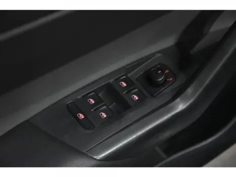 VOLKSWAGEN Polo Hatch 1.0 12V 4P 200 TSI HIGHLINE AUTOM�TICO, Foto 9