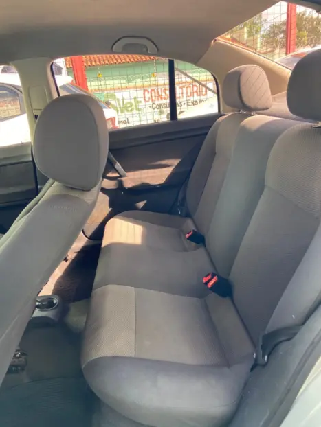 VOLKSWAGEN Polo Sedan 1.6 4P COMFORTLINE, Foto 4