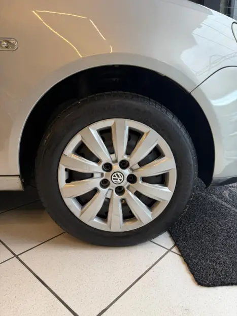 VOLKSWAGEN Polo Sedan 1.6 4P, Foto 9