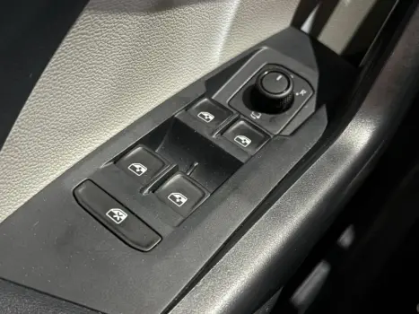 VOLKSWAGEN T-Cross 1.4 4P 250 TSI FLEX HIGHLINE AUTOM�TICO, Foto 16