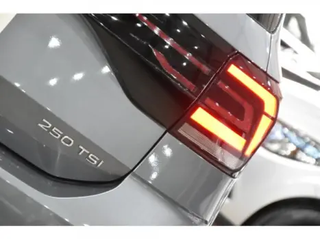 VOLKSWAGEN T-Cross 1.4 4P 250 TSI FLEX HIGHLINE AUTOM�TICO, Foto 2