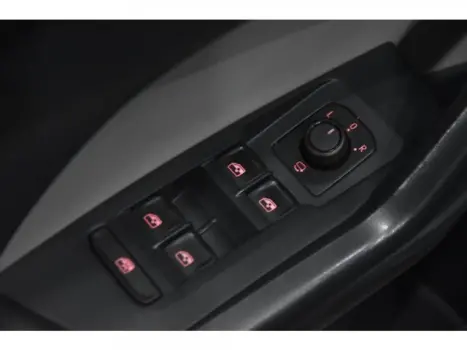 VOLKSWAGEN T-Cross 1.4 4P 250 TSI FLEX HIGHLINE AUTOM�TICO, Foto 8