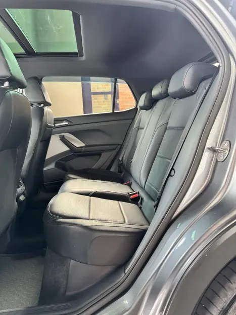 VOLKSWAGEN T-Cross 1.4 4P 250 TSI FLEX HIGHLINE AUTOM�TICO, Foto 16