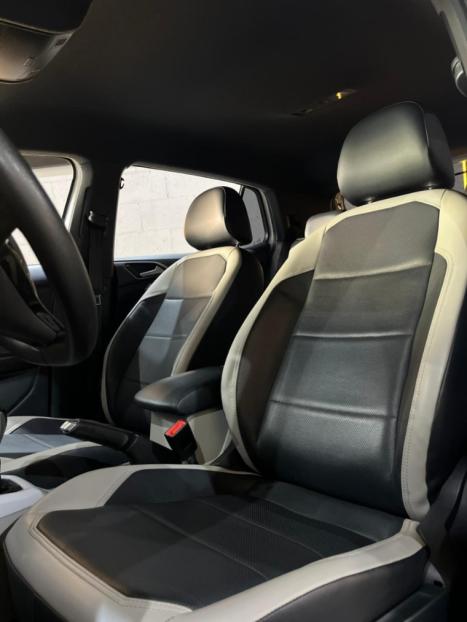 VOLKSWAGEN T-Cross 1.4 4P 250 TSI FLEX HIGHLINE AUTOM�TICO, Foto 9