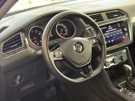 VOLKSWAGEN Tiguan 1.4 250 TSI TOTAL FLEX ALLSPACE COMFORTLINE TURBO AUTOM�TICO TIPTRONIC, Foto 7