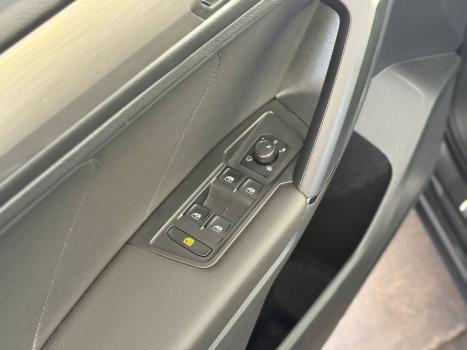VOLKSWAGEN Tiguan 1.4 250 TSI TOTAL FLEX ALLSPACE COMFORTLINE TURBO AUTOM�TICO TIPTRONIC, Foto 9