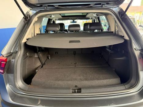 VOLKSWAGEN Tiguan 1.4 250 TSI TOTAL FLEX ALLSPACE COMFORTLINE TURBO AUTOM�TICO TIPTRONIC, Foto 13