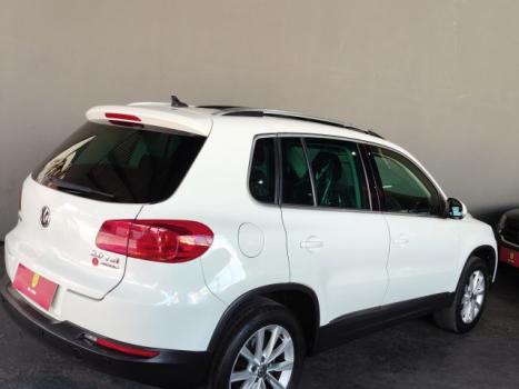 VOLKSWAGEN Tiguan 2.0 16V 4P TSI 4WD TURBO AUTOM�TICO, Foto 2