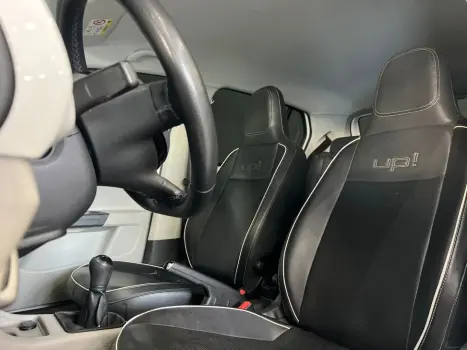 VOLKSWAGEN UP 1.0 12V 4P TSI FLEX HIGH UP, Foto 9