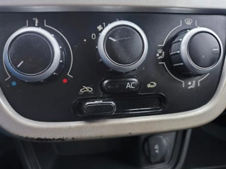 VOLKSWAGEN Voyage 1.0 4P FLEX, Foto 5