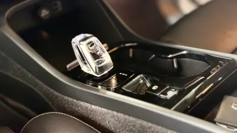 VOLVO XC40 1.5 16V 4P T5 RECHARGE H�BRIDO INSCRIPTION GEARTRONIC AUTOM�TICO, Foto 23