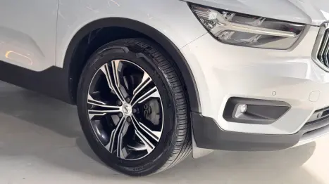 VOLVO XC40 1.5 16V 4P T5 RECHARGE H�BRIDO INSCRIPTION GEARTRONIC AUTOM�TICO, Foto 25