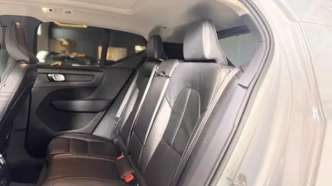 VOLVO XC40 1.5 16V 4P T5 RECHARGE H�BRIDO INSCRIPTION GEARTRONIC AUTOM�TICO, Foto 26