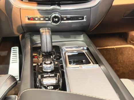 VOLVO XC60 2.0 16V 4P T8 HYBRID R-DESIGN AWD GEARTRONIC AUTOM�TICO, Foto 16
