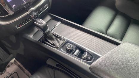 VOLVO XC60 2.0 4P D5 MOMENTUM DIESEL AWD GEARTRONIC, Foto 16