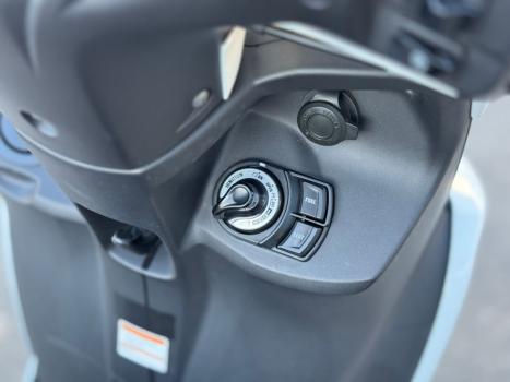 YAMAHA Fluo 125 ABS, Foto 5