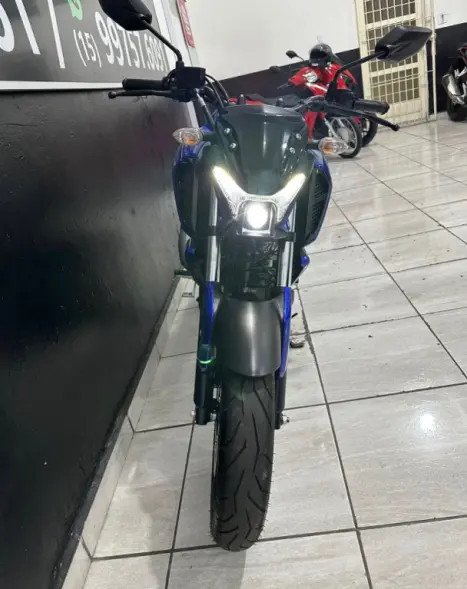 YAMAHA FZ 15 Fazer ABS, Foto 4