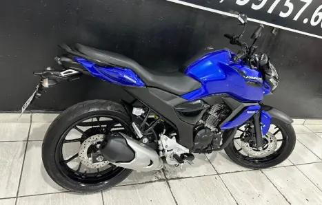 YAMAHA FZ 15 Fazer ABS, Foto 6