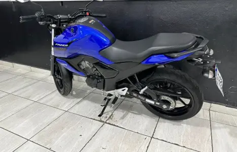 YAMAHA FZ 15 Fazer ABS, Foto 7