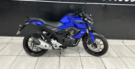 YAMAHA FZ 15 Fazer ABS, Foto 9