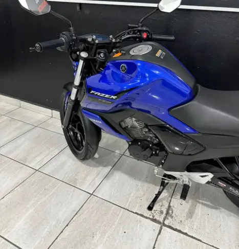 YAMAHA FZ 15 Fazer ABS, Foto 10