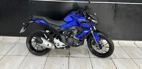 YAMAHA FZ 15 Fazer ABS, Foto 1