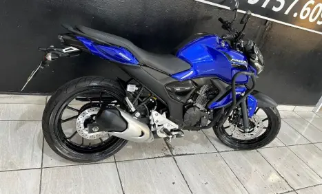 YAMAHA FZ 15 Fazer ABS, Foto 12