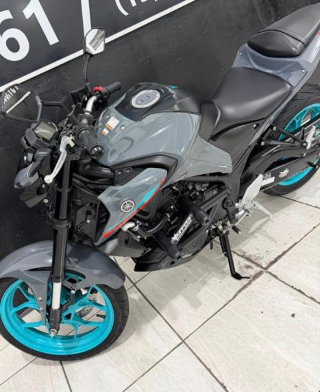 YAMAHA MT-03 300 , Foto 4