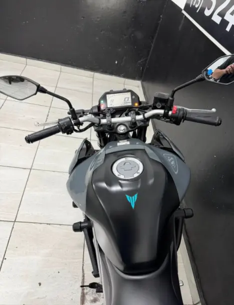 YAMAHA MT-03 300 , Foto 10