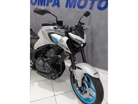 YAMAHA MT-03 300 ABS, Foto 2