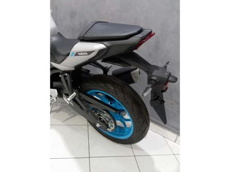 YAMAHA MT-03 300 ABS, Foto 6