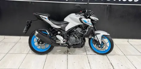 YAMAHA MT-03 300 ABS, Foto 2