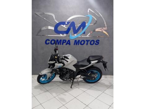 YAMAHA MT-03 300 ABS, Foto 2