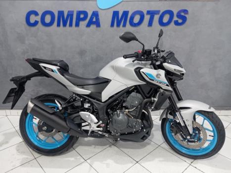 YAMAHA MT-03 300 ABS, Foto 3