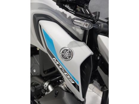 YAMAHA MT-03 300 ABS, Foto 4