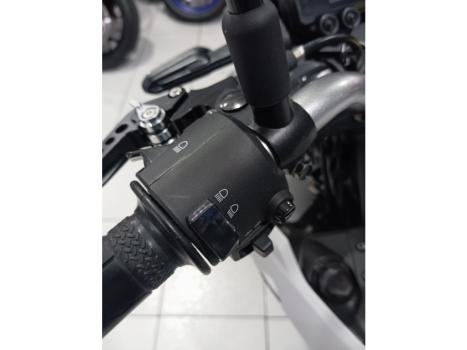YAMAHA MT-03 300 ABS, Foto 14