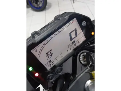 YAMAHA MT-03 300 ABS, Foto 9