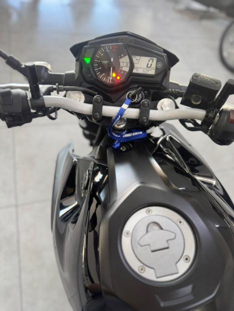 YAMAHA MT-03 300 ABS, Foto 2