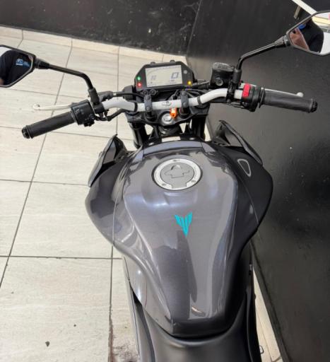 YAMAHA MT-03 300 ABS, Foto 10