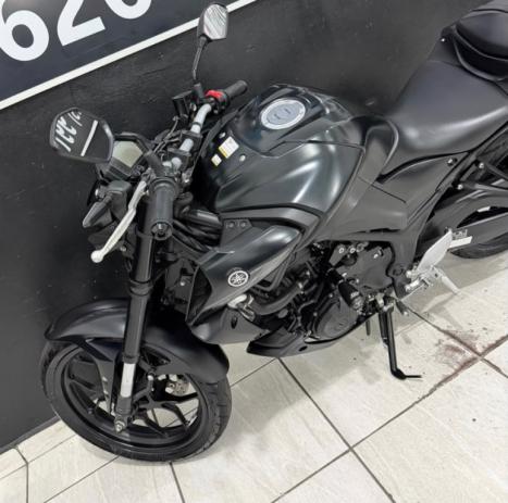 YAMAHA MT-03 300 ABS, Foto 4