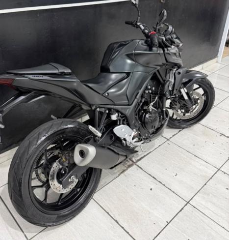 YAMAHA MT-03 300 ABS, Foto 7