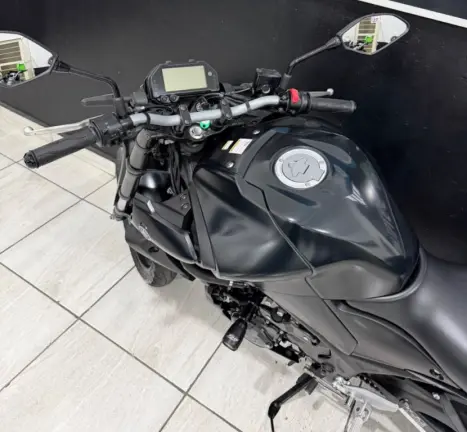 YAMAHA MT-03 300 ABS, Foto 9