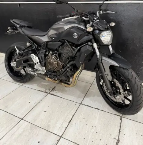 YAMAHA MT-07 700 , Foto 1